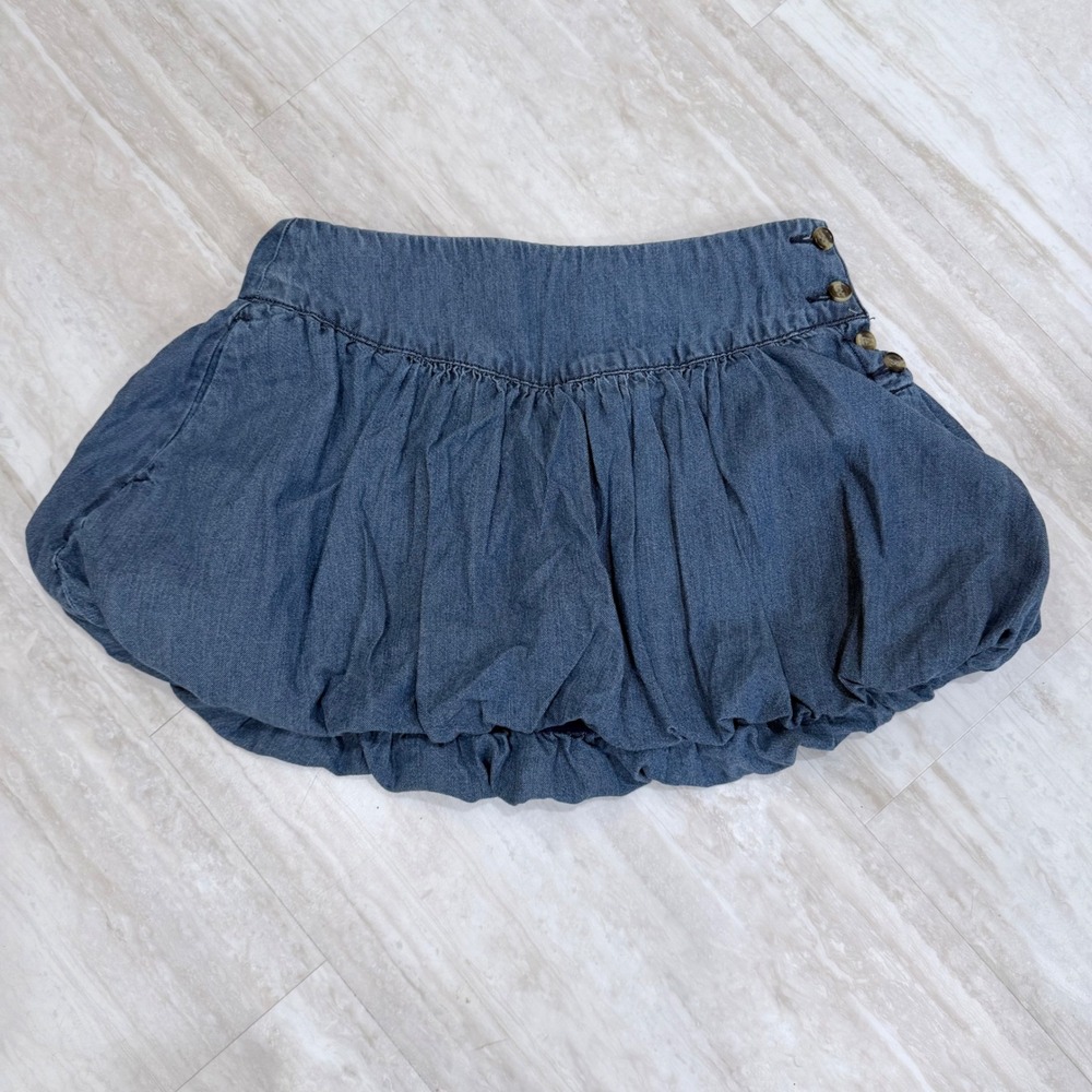 AE Denim Bubble Skort Blue Mini Skirt Shorts Size 2 Side Button - Picture 1 of 4